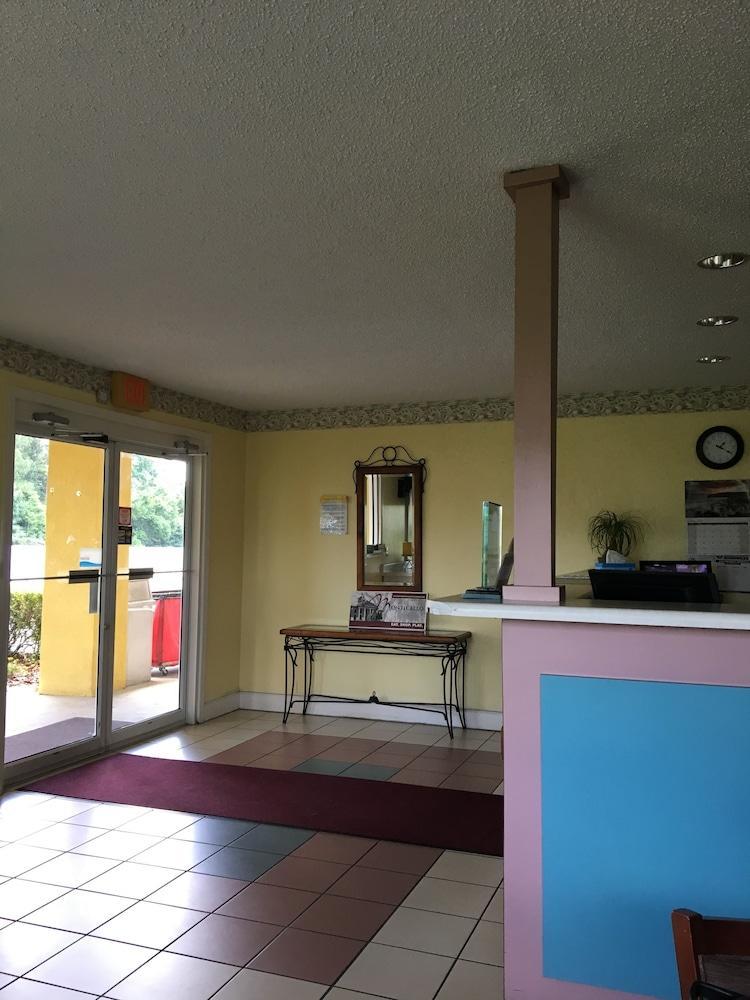 Days Inn Lamont/Monticello Buitenkant foto