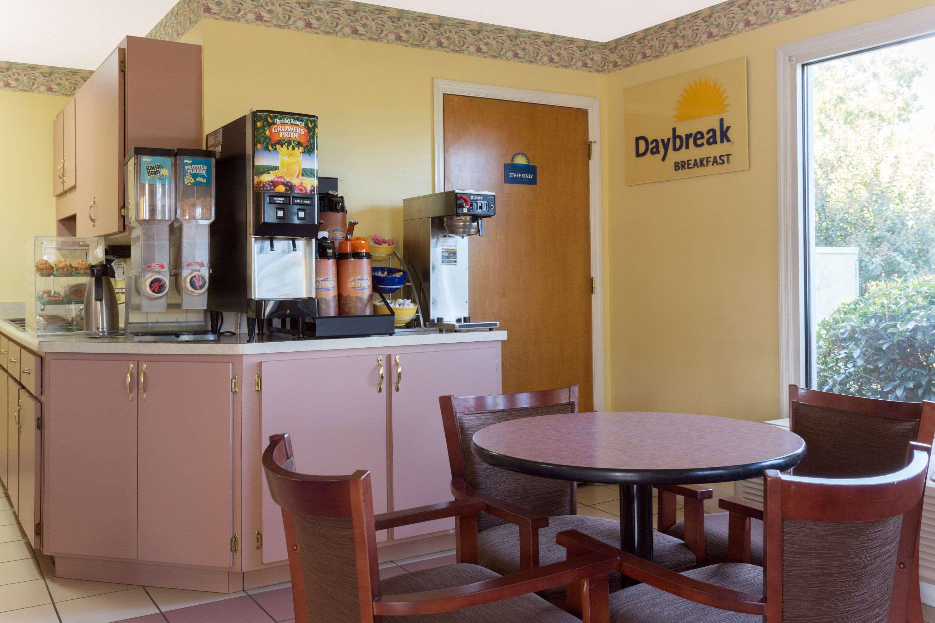 Days Inn Lamont/Monticello Buitenkant foto